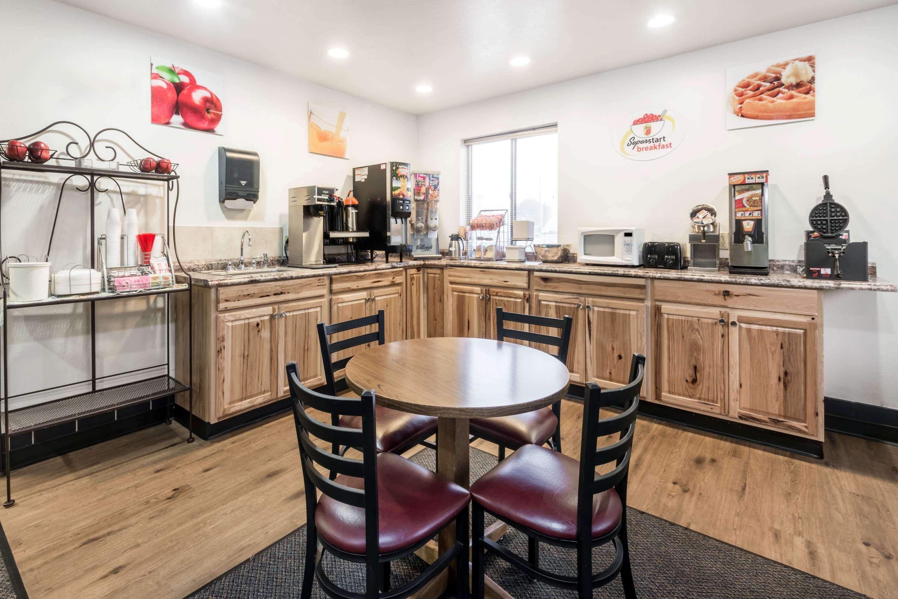 Super 8 By Wyndham Missoula/Reserve St. Extérieur photo