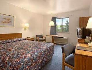 Super 8 By Wyndham Missoula/Reserve St. Extérieur photo